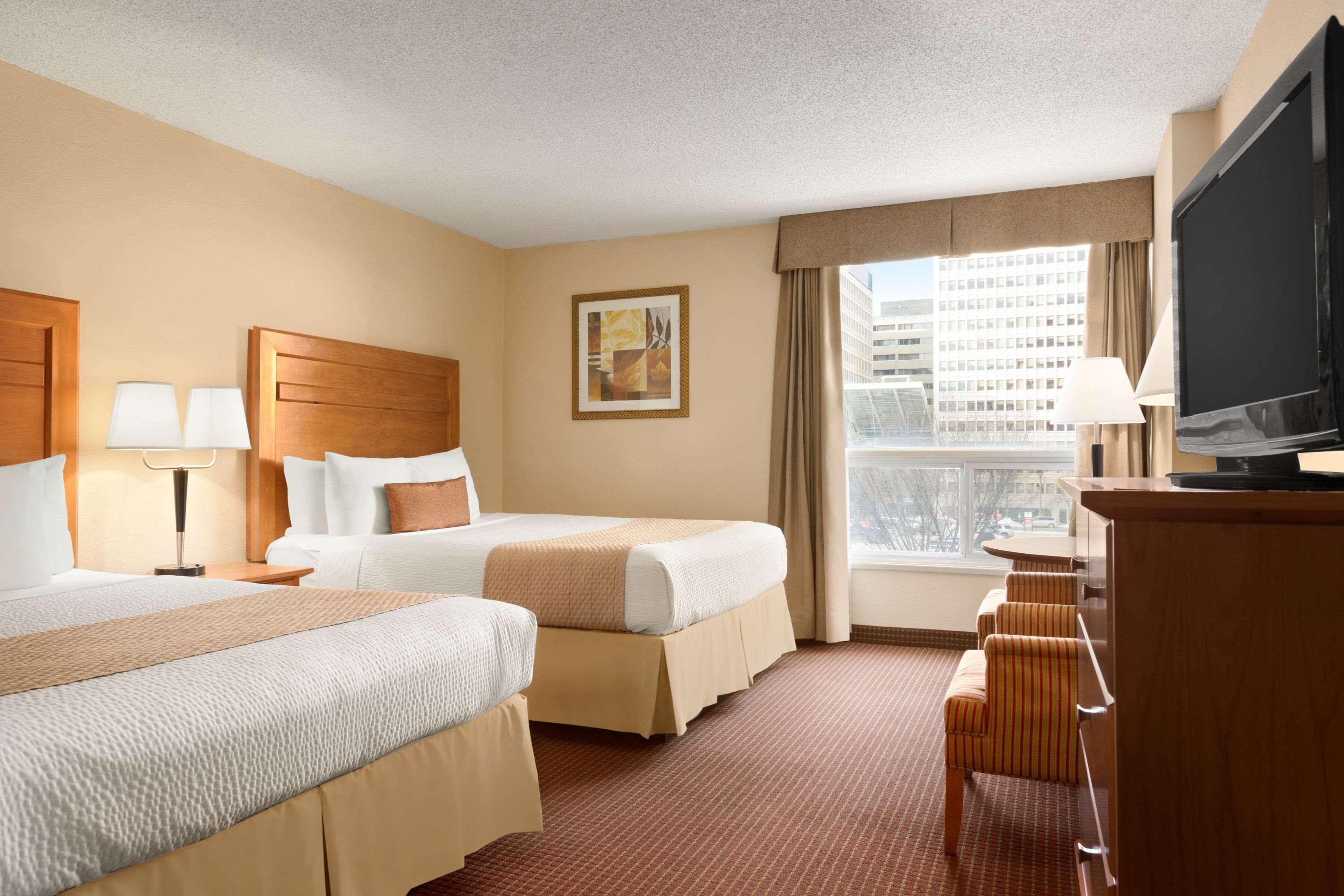 Days Inn By Wyndham Edmonton Downtown Exteriör bild